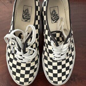 Vans Authentic Shoe - black/white checkered color, size Men's 7 / Women's 8